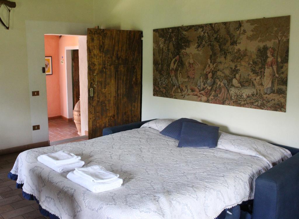 Agriturismo La Grotta Di Montecchino Сиена Экстерьер фото