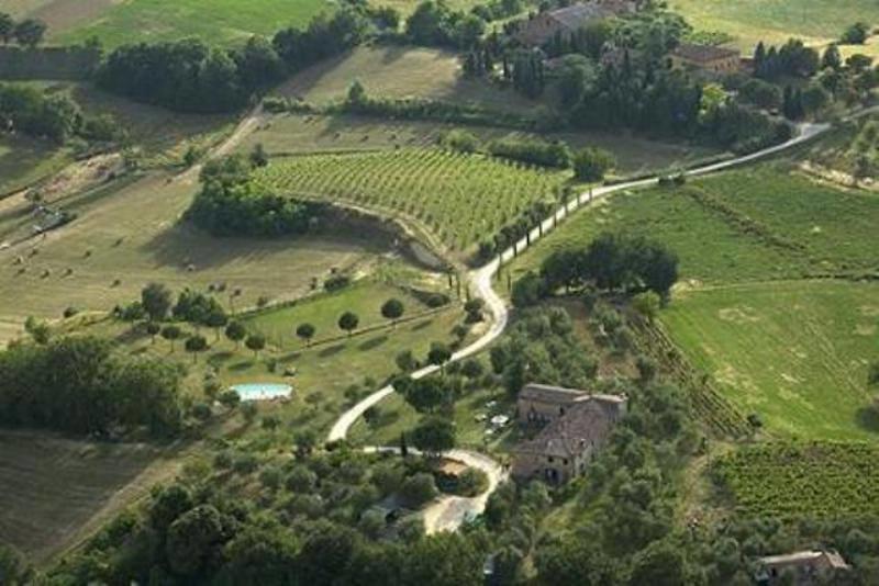 Agriturismo La Grotta Di Montecchino Сиена Экстерьер фото