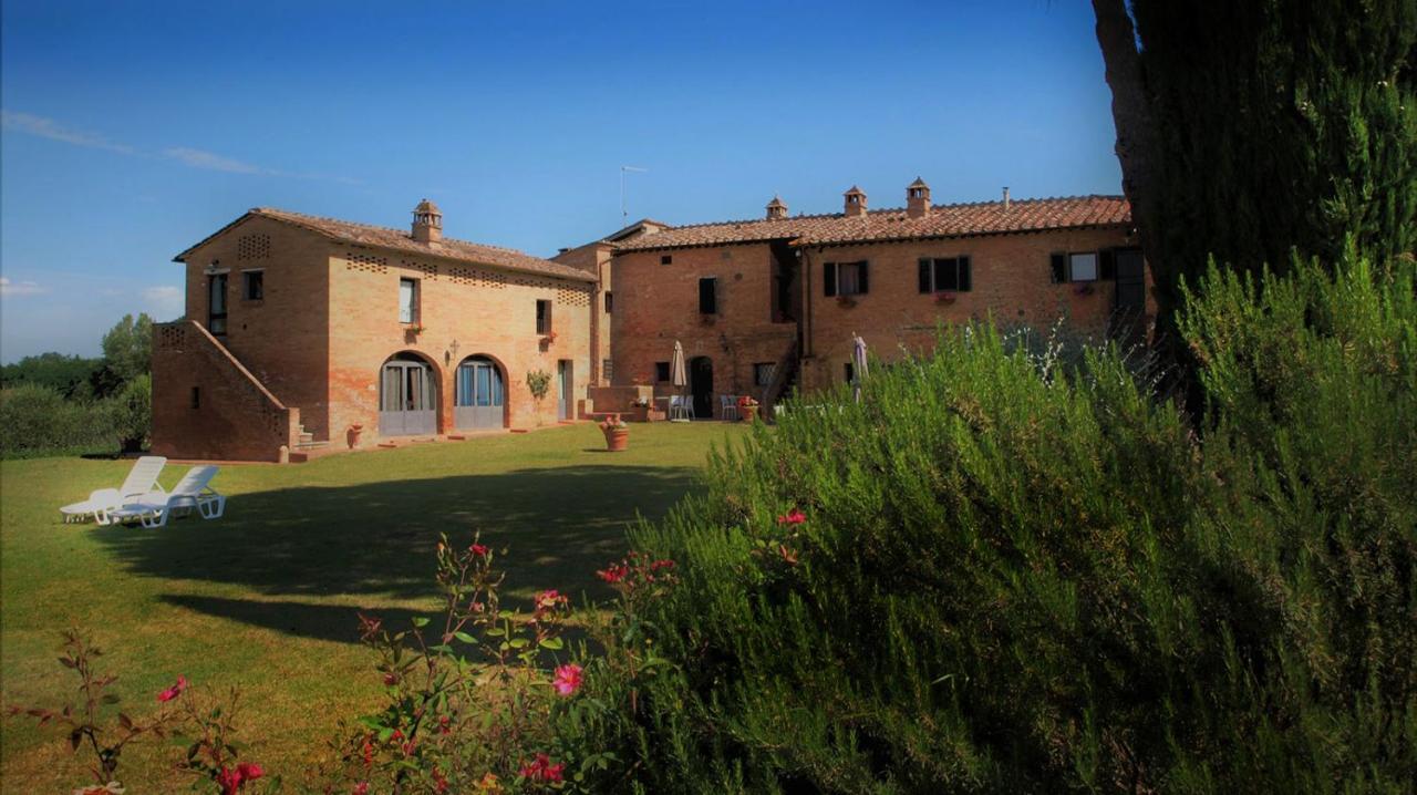 Agriturismo La Grotta Di Montecchino Сиена Экстерьер фото