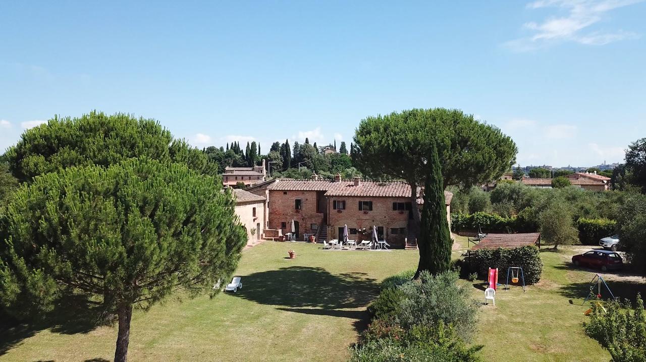 Agriturismo La Grotta Di Montecchino Сиена Экстерьер фото